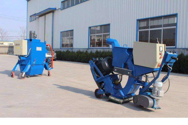 廠房外的路面拋丸機(jī)展示