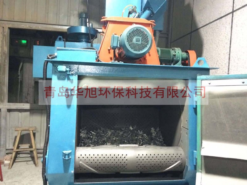 Q326履帶式拋丸機(jī)使用現(xiàn)場(chǎng)