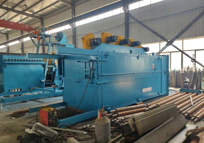 Q3720雙吊鉤式拋丸清理機(jī)清理室