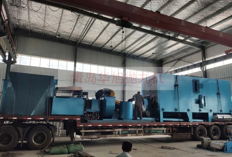 Q6912輥道通過式拋丸機裝車完畢準備發(fā)往廣東