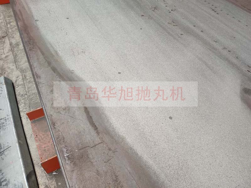 經(jīng)過拋丸機除銹后的鋼板表面